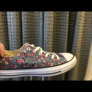 NWT floral converse